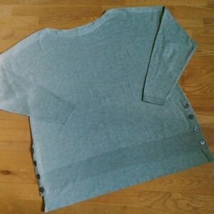 Chico's Women's Green Tunic Length Lagenlook Sweater with Side Button Detail‎ XL